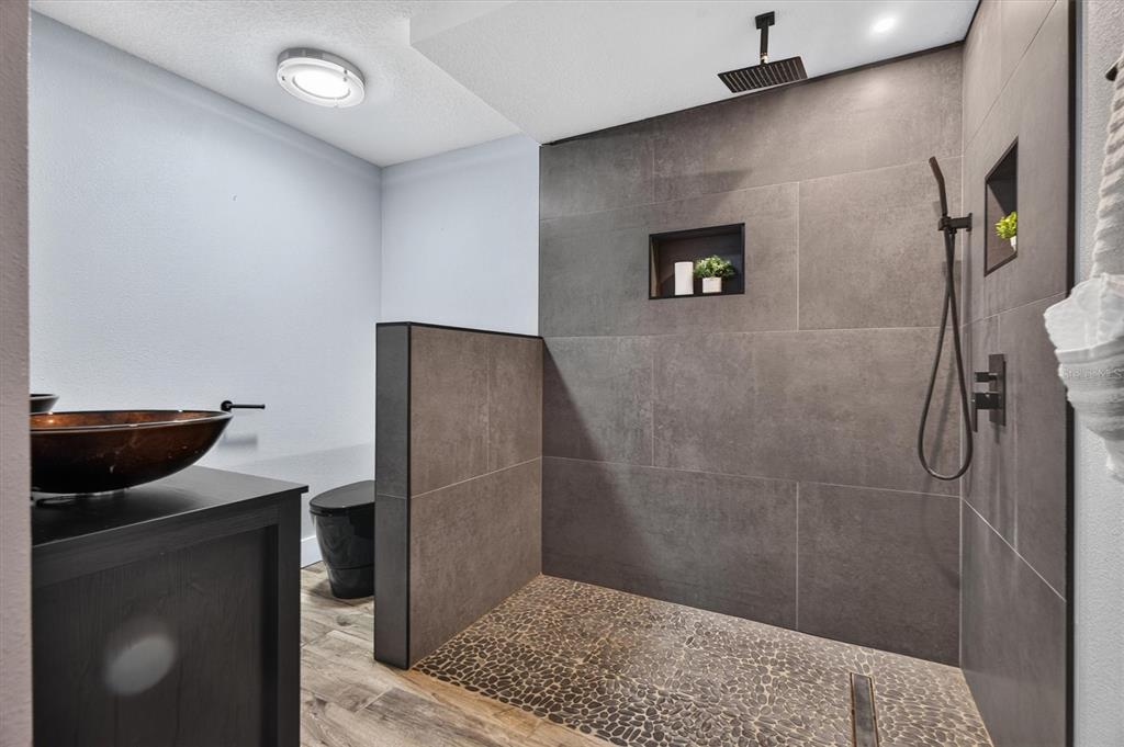 3701 VIRGINIA DRIVE gallery image #23