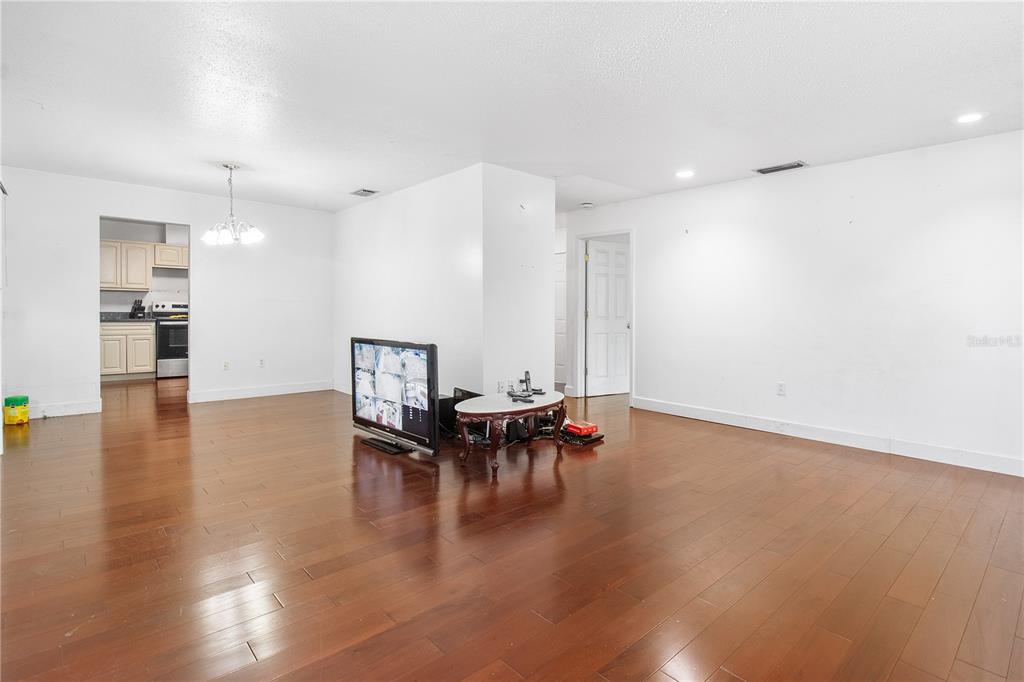1700 NEEDLEWOOD LANE gallery image #2