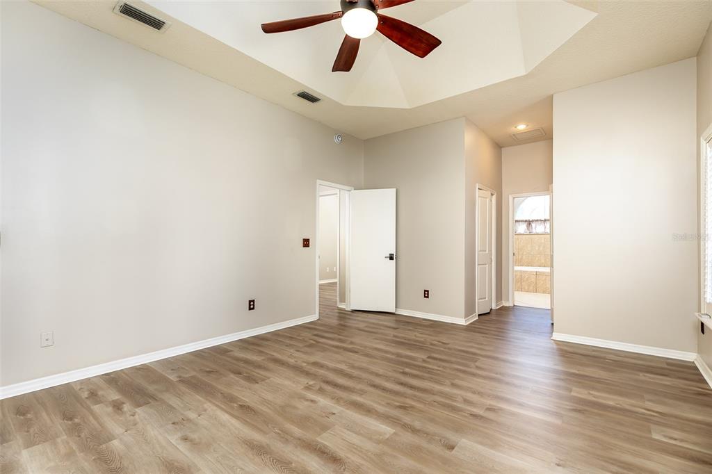 1058 ALMOND TREE CIRCLE gallery image #19