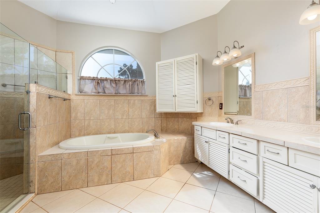 1058 ALMOND TREE CIRCLE gallery image #20