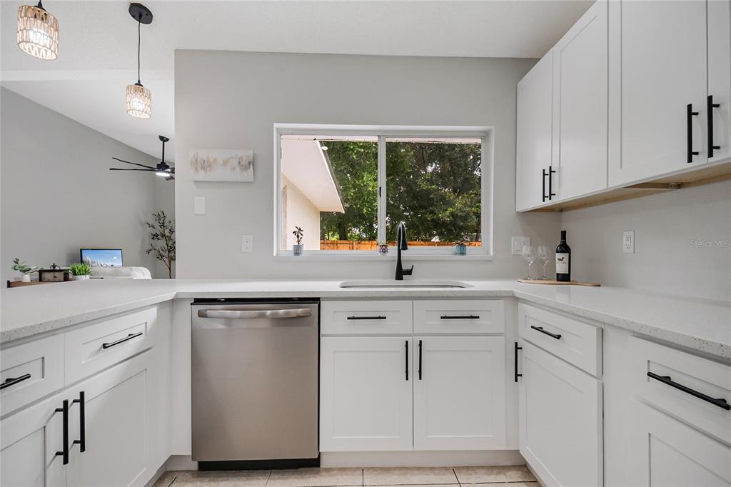4040 EAGLE FEATHER DRIVE gallery image #7
