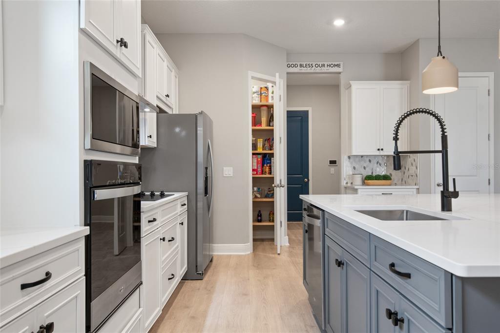 19358 BANFIELD PLACE gallery image #10