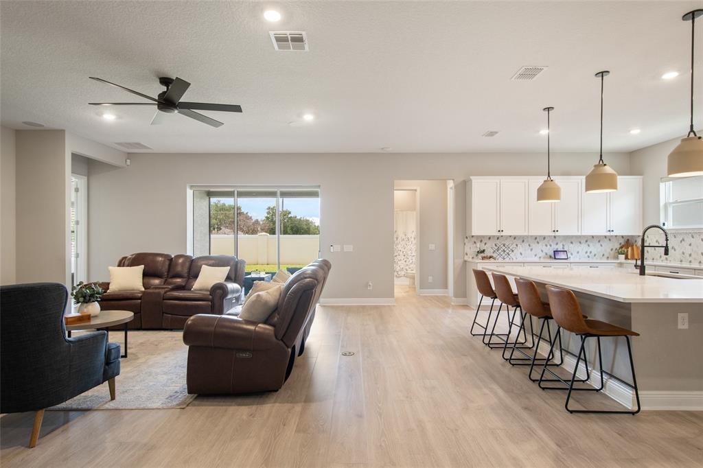 19358 BANFIELD PLACE gallery image #14