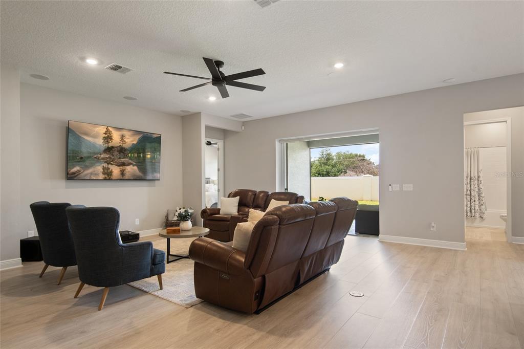 19358 BANFIELD PLACE gallery image #15