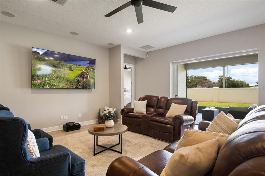 19358 BANFIELD PLACE gallery image #16