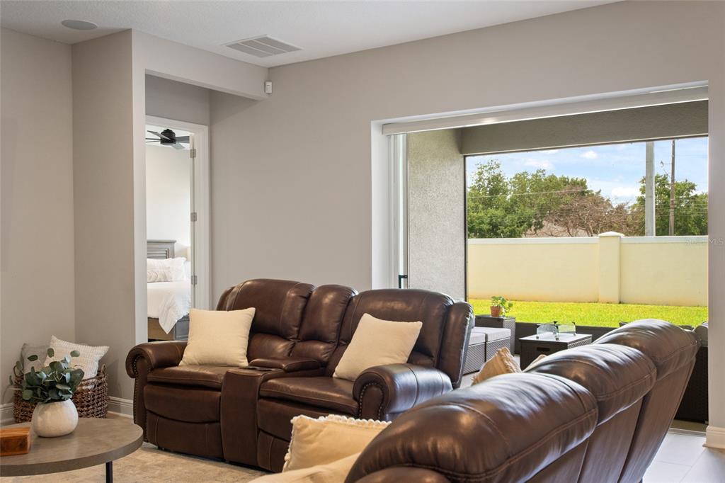 19358 BANFIELD PLACE gallery image #17