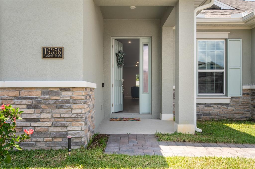 19358 BANFIELD PLACE gallery image #2