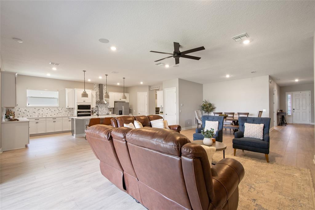 19358 BANFIELD PLACE gallery image #21