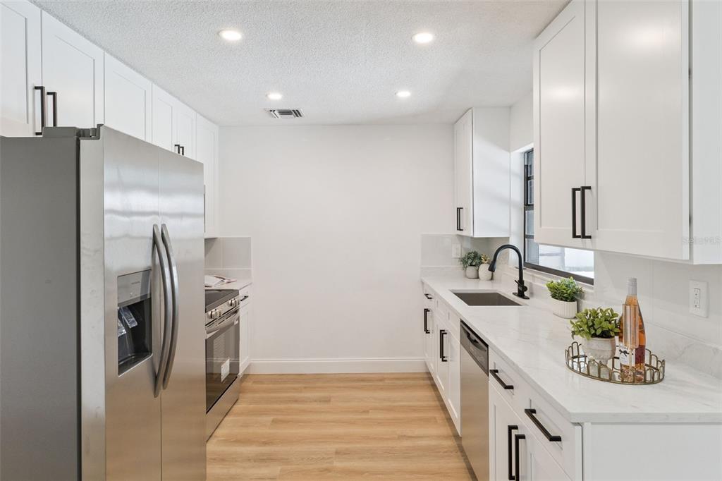 381 E RIVIERA BOULEVARD gallery image #10