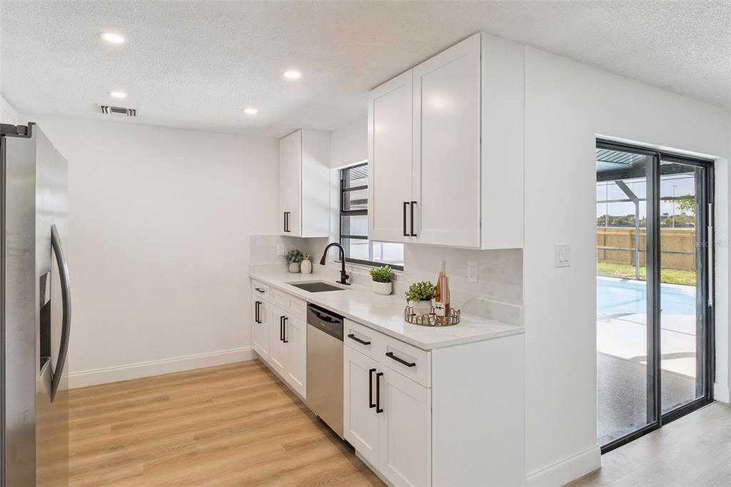 381 E RIVIERA BOULEVARD gallery image #9