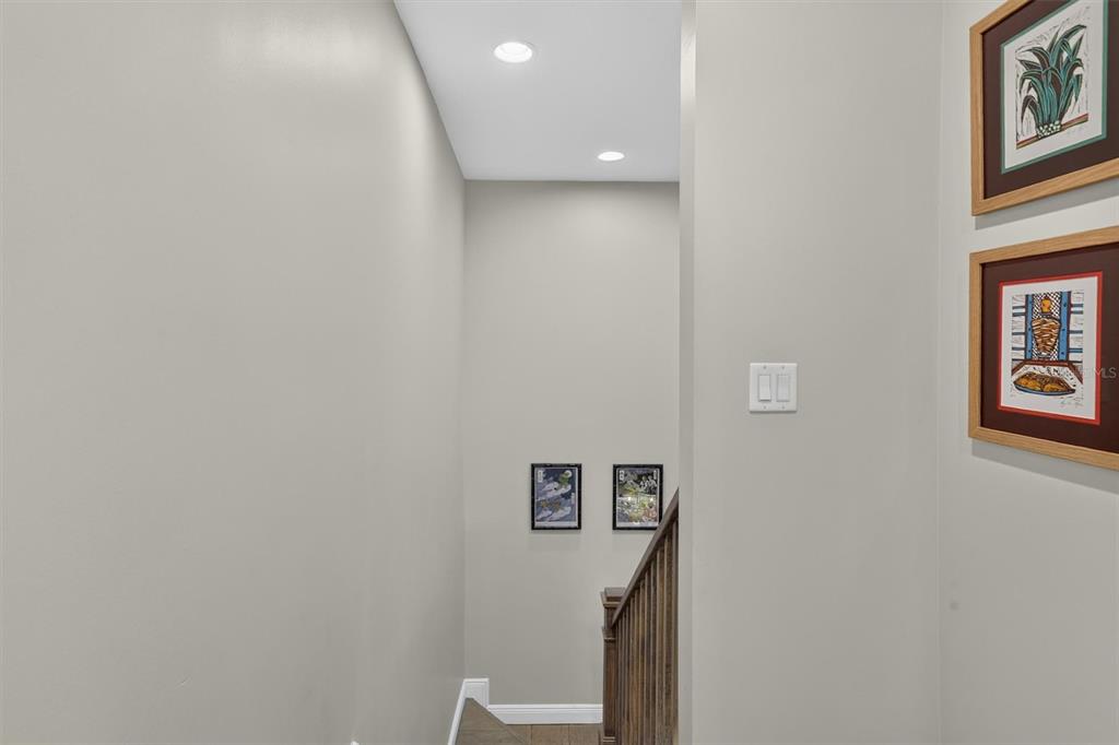 980 BURNS STREET gallery image #17