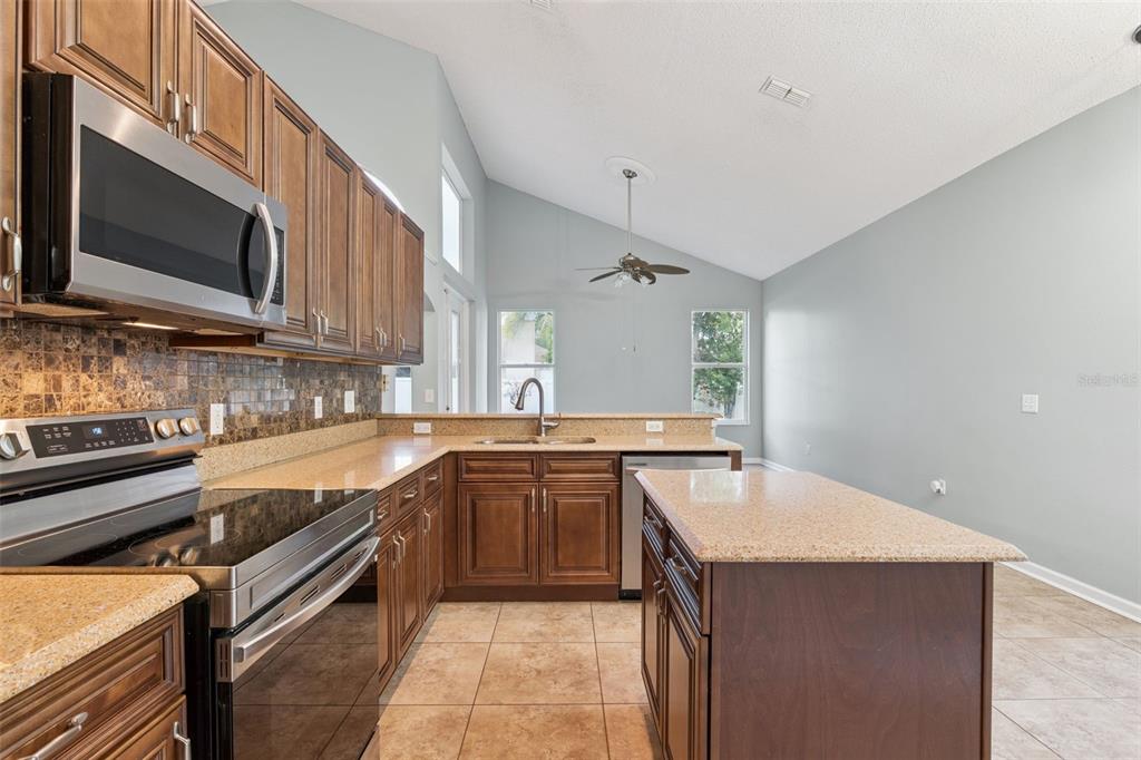 1025 OCEANBREEZE COURT gallery image #14