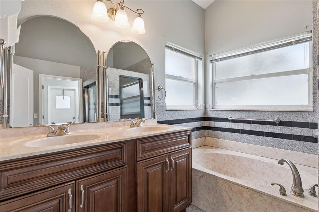 1025 OCEANBREEZE COURT gallery image #23