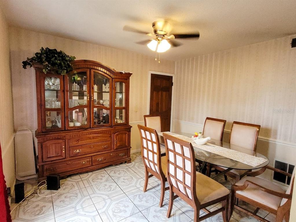 5891 SIR HENRY ROAD gallery image #8