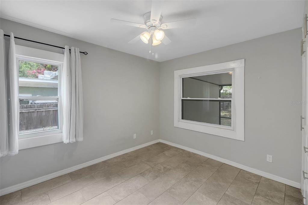 301 S HAMPTON AVENUE gallery image #30