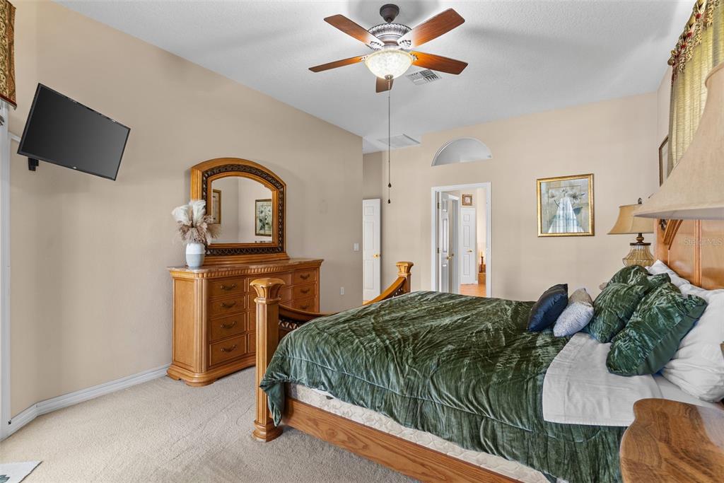 622 GOLF COURSE PARKWAY gallery image #22