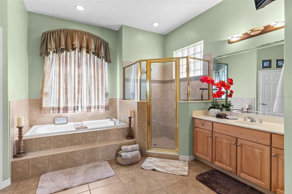 622 GOLF COURSE PARKWAY gallery image #23