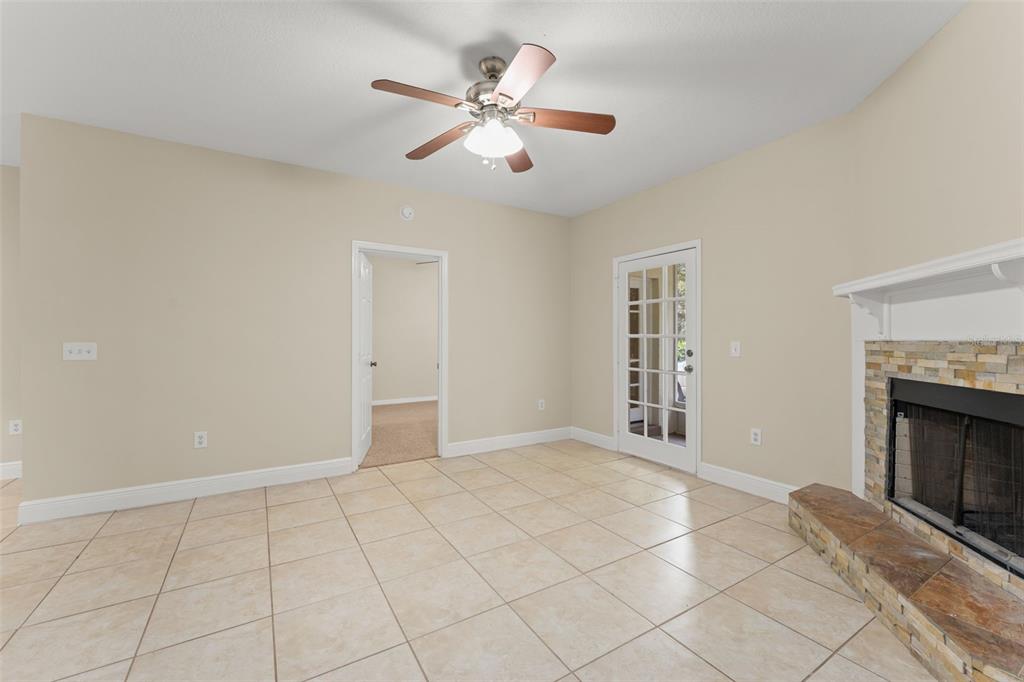 498 DEAN CREEK LANE gallery image #15