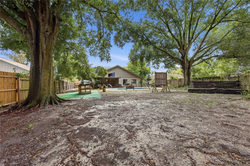 5583 LONG LAKE DRIVE gallery image #18