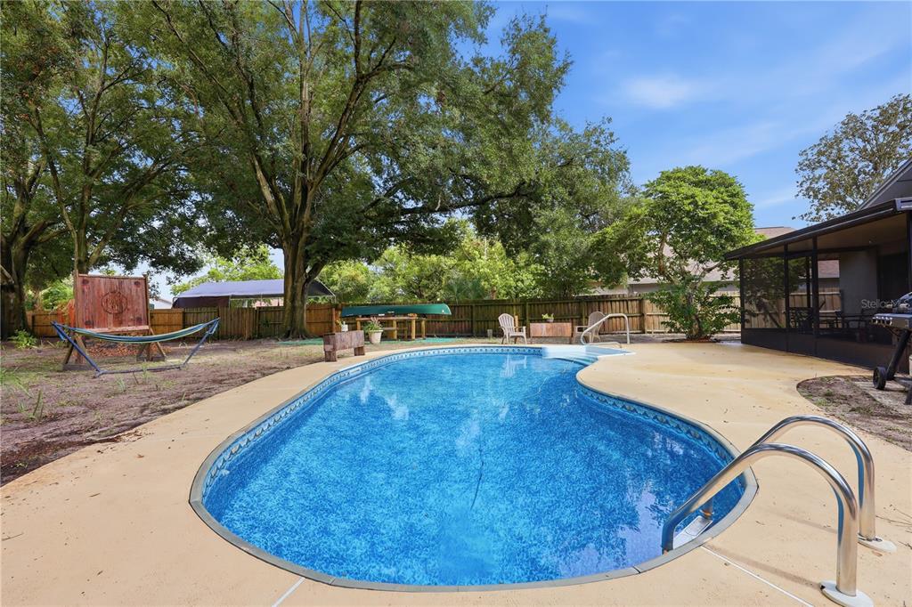 5583 LONG LAKE DRIVE gallery image #2