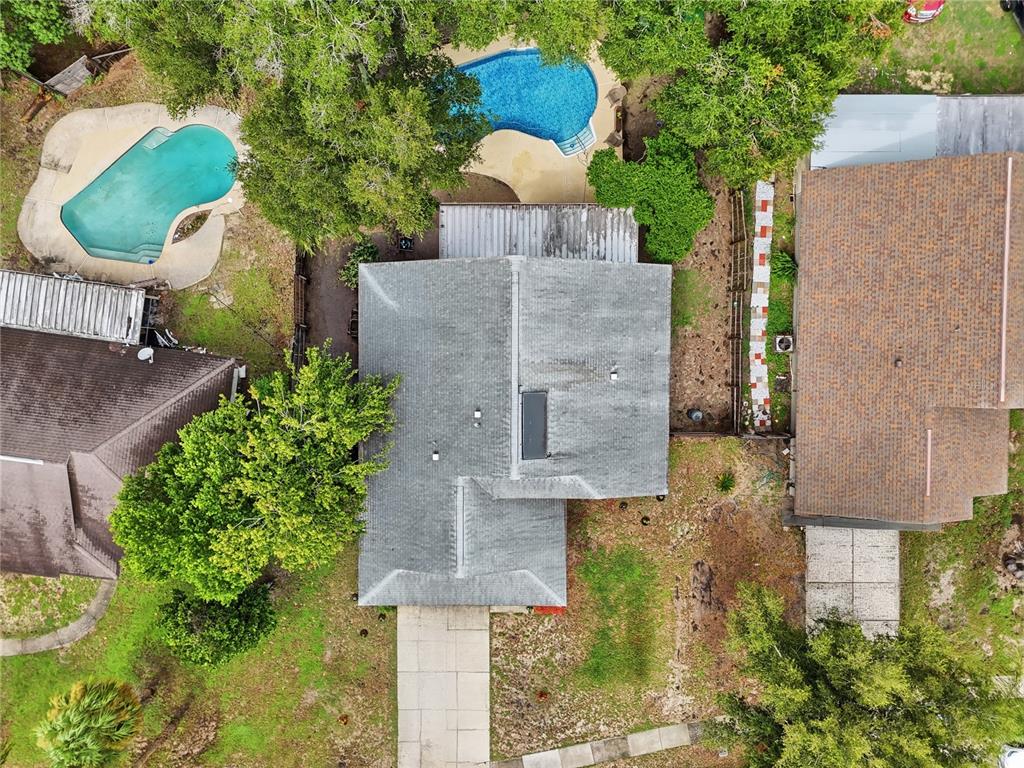 5583 LONG LAKE DRIVE gallery image #3
