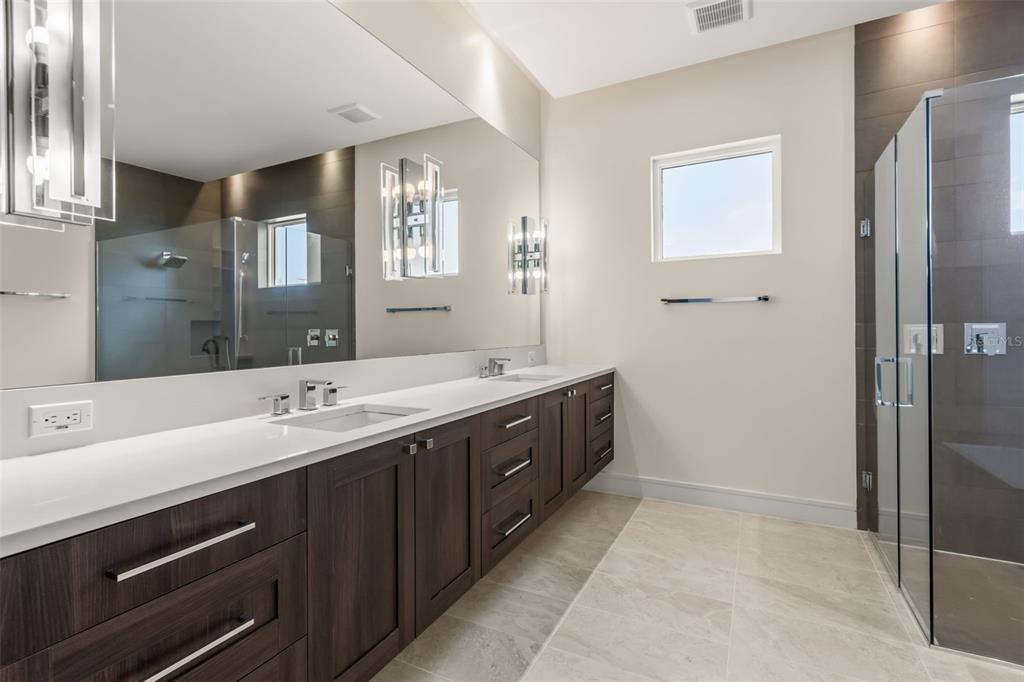 9352 BORDET COURT gallery image #17