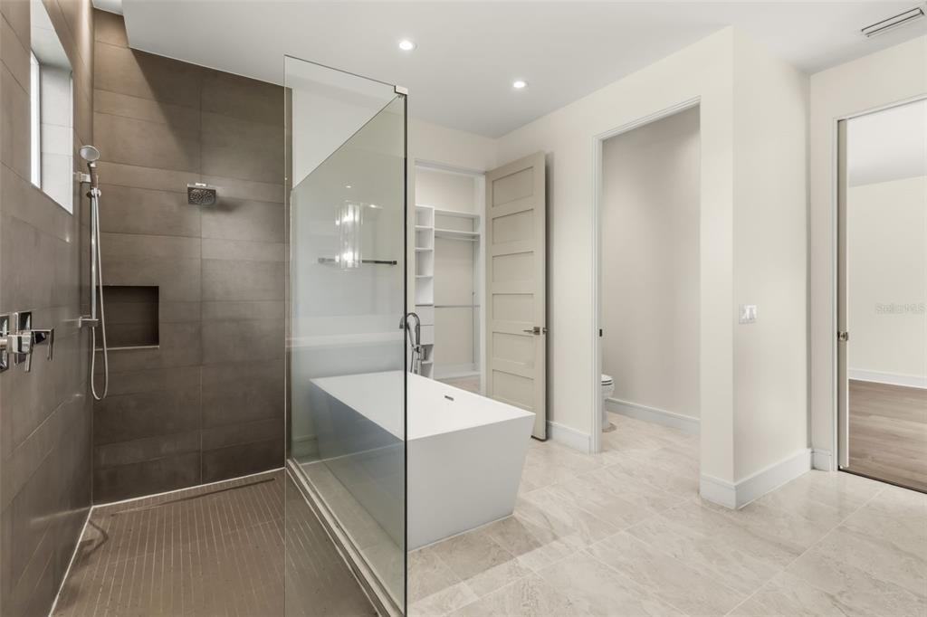 9352 BORDET COURT gallery image #18