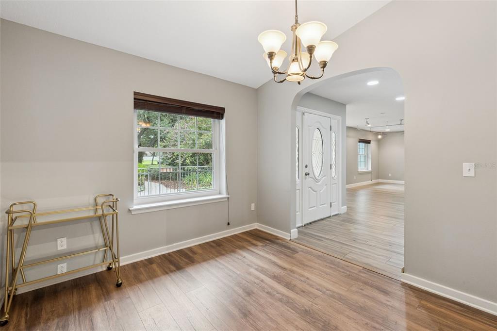 4507 WINDERWOOD CIRCLE gallery image #9