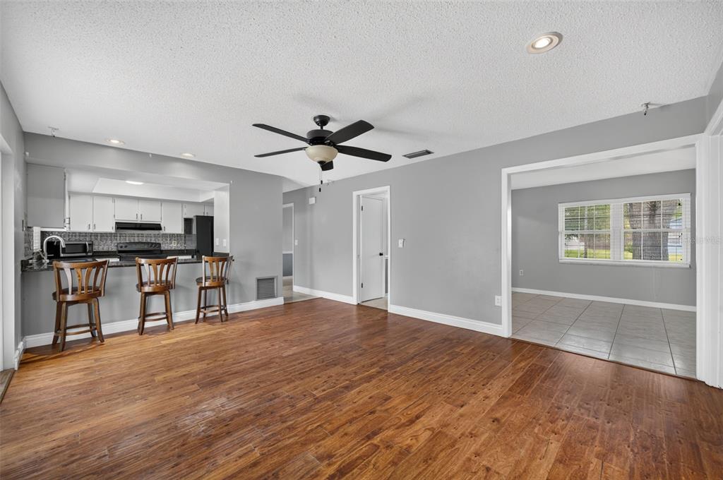 3240 TOURAINE AVENUE gallery image #16