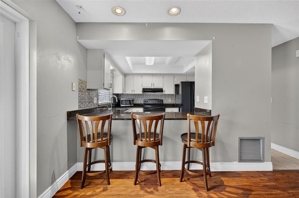 3240 TOURAINE AVENUE gallery image #17