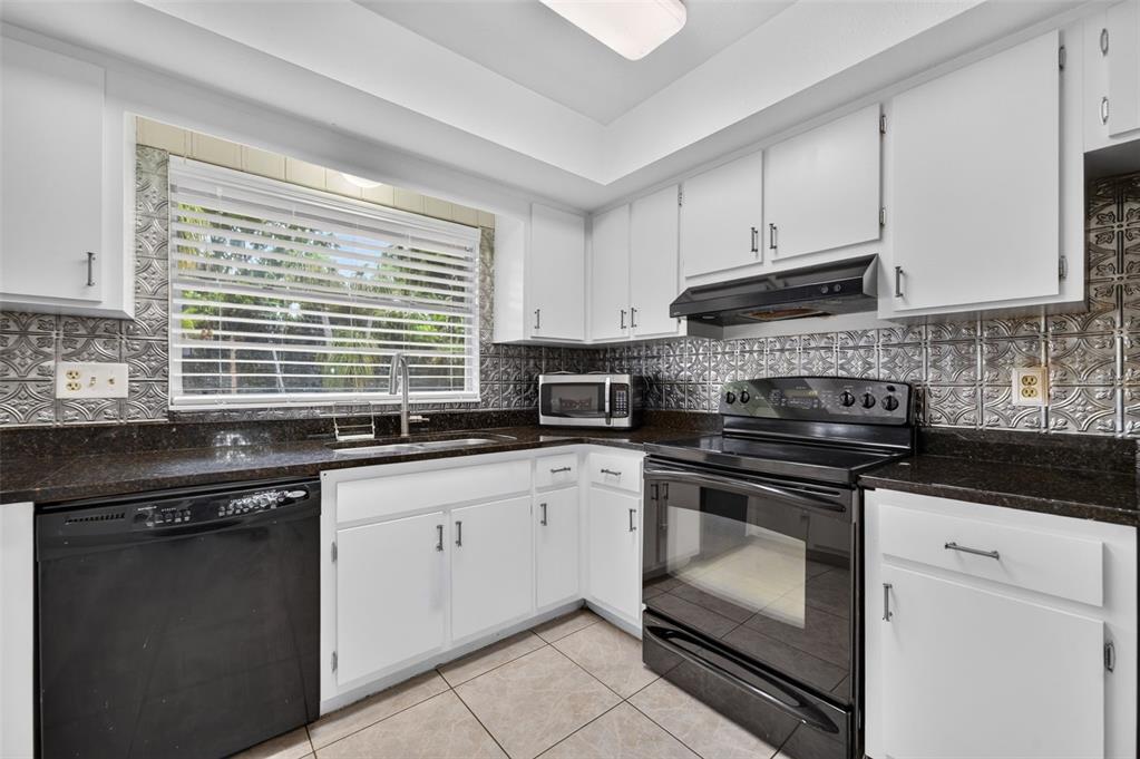 3240 TOURAINE AVENUE gallery image #20