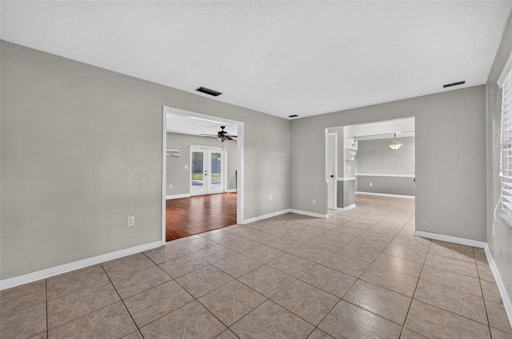 3240 TOURAINE AVENUE gallery image #9
