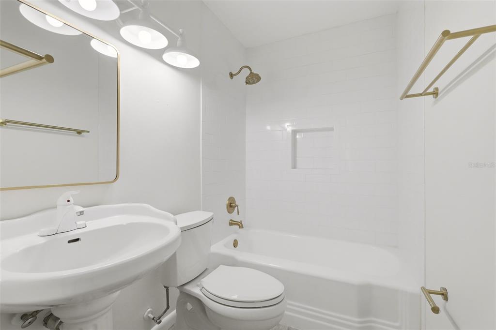 724 BRAIDWOOD LANE gallery image #25