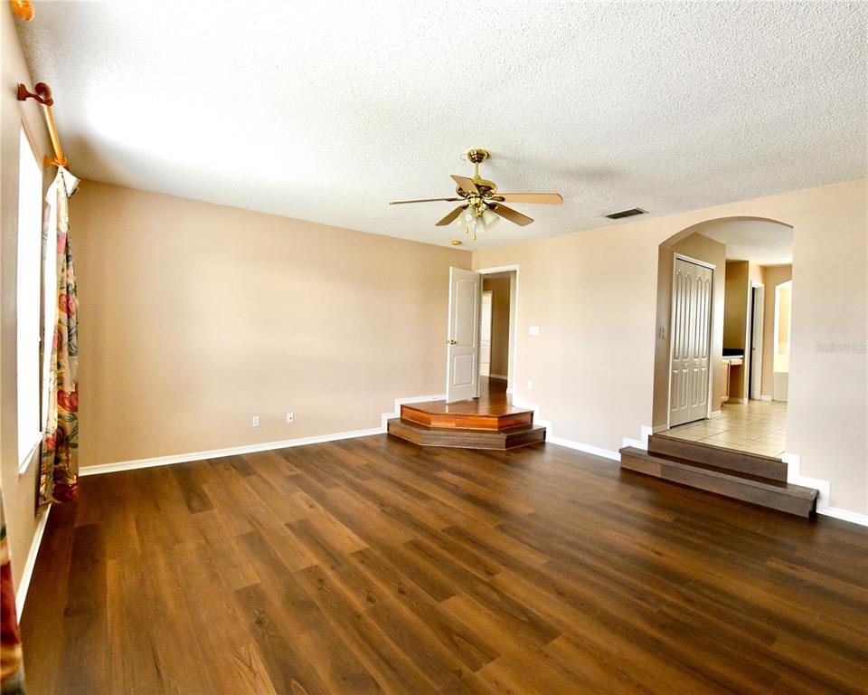 812 JADE FOREST AVENUE gallery image #10