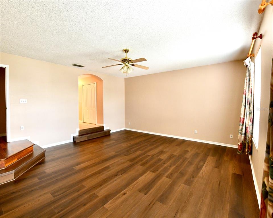812 JADE FOREST AVENUE gallery image #9