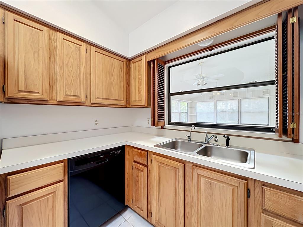 1532 SACKETT CIRCLE gallery image #27