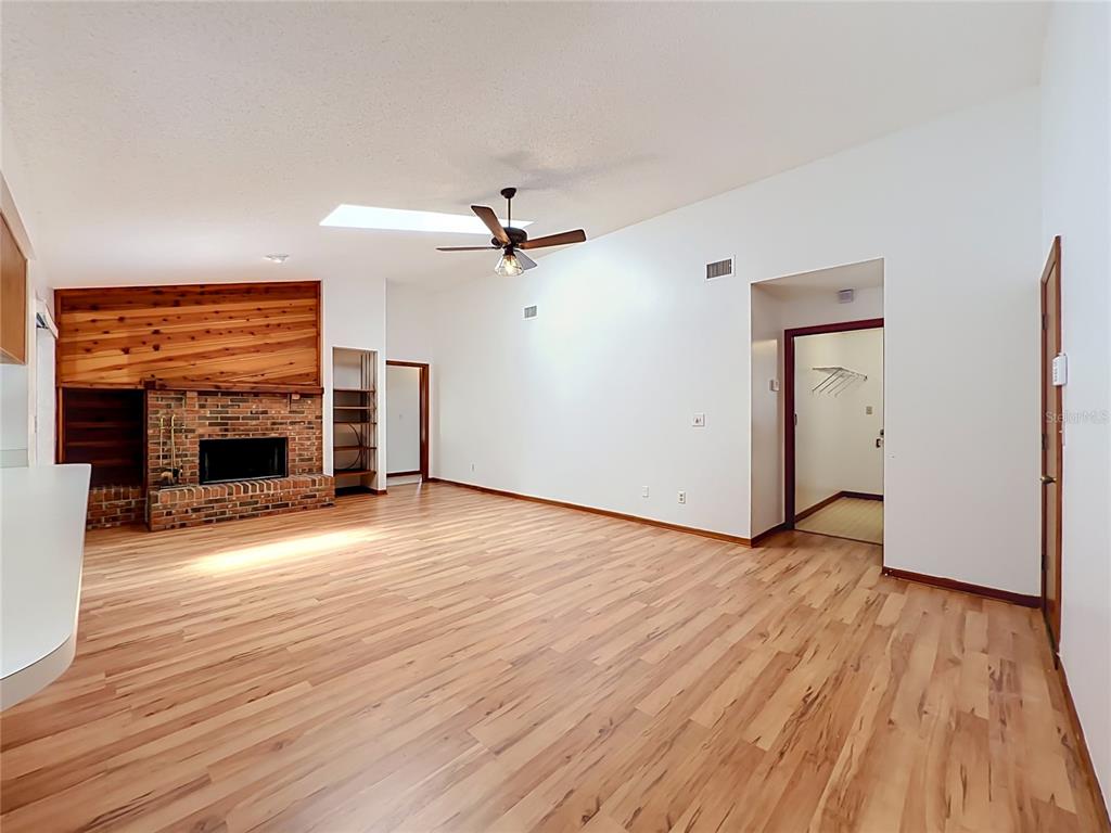 1532 SACKETT CIRCLE gallery image #31