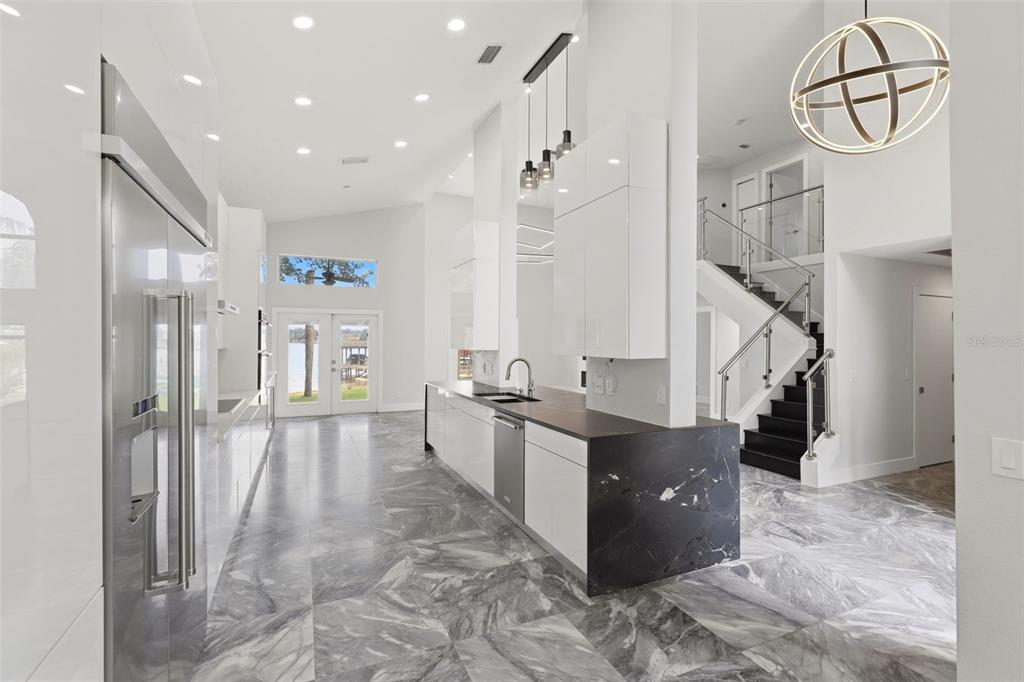 673 LAKE HARBOR CIRCLE gallery image #13