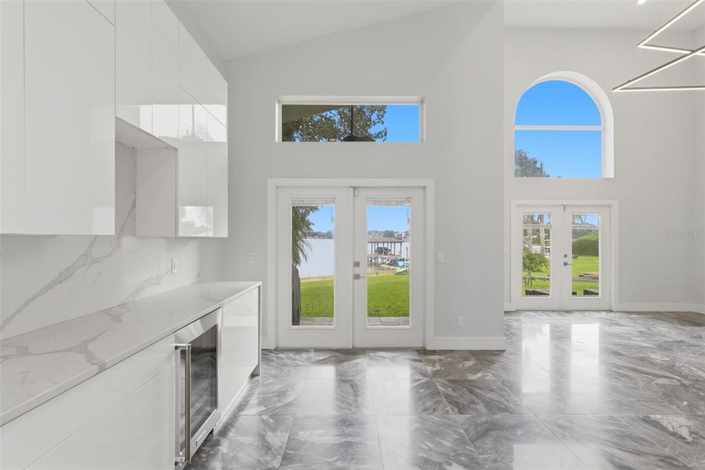 673 LAKE HARBOR CIRCLE gallery image #16