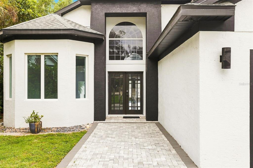673 LAKE HARBOR CIRCLE gallery image #2