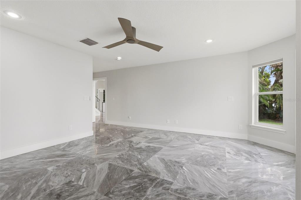 673 LAKE HARBOR CIRCLE gallery image #20