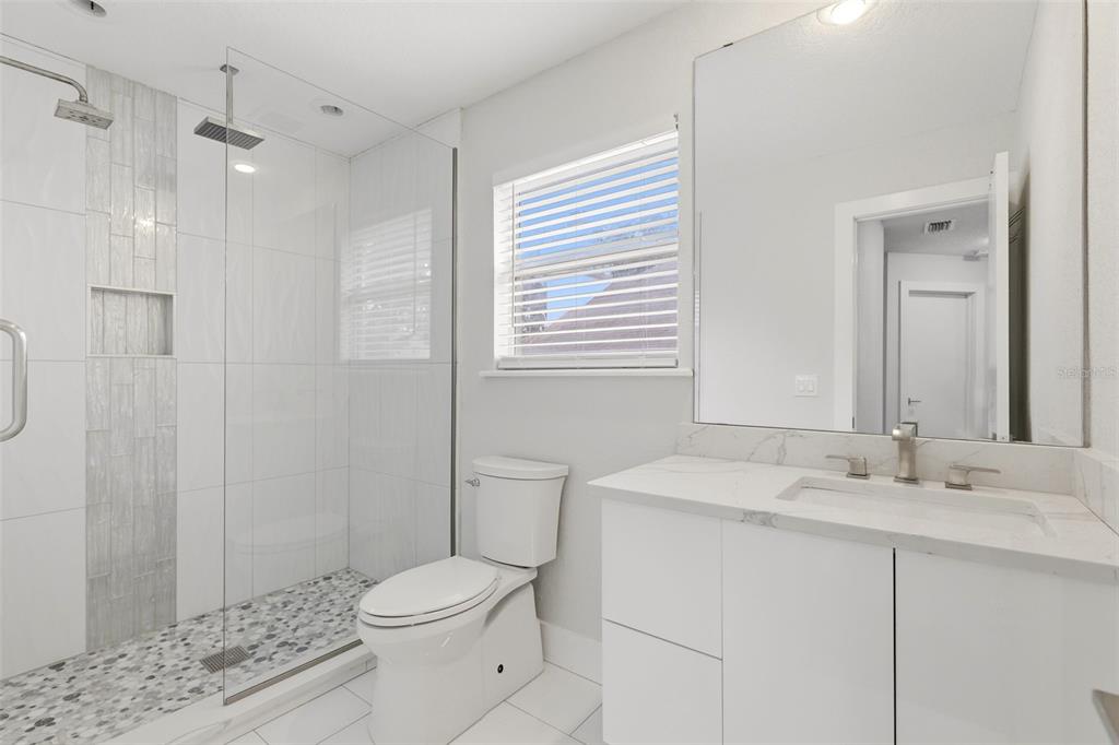 673 LAKE HARBOR CIRCLE gallery image #29