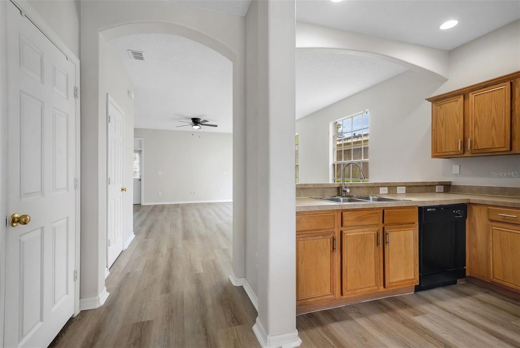 1720 BEAR BAY COVE gallery image #5