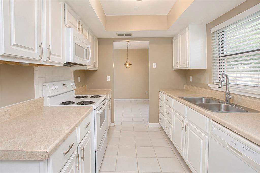 7621 RUTHWIND COURT gallery image #11