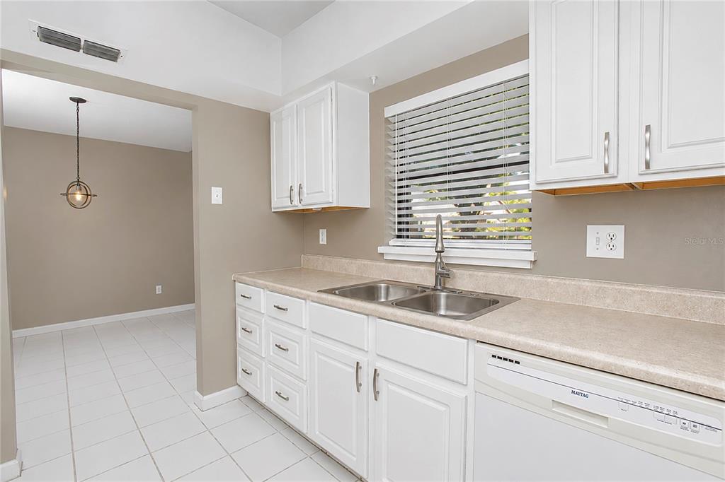 7621 RUTHWIND COURT gallery image #12