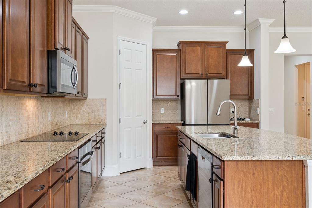 9447 PRINCE HARRY DRIVE gallery image #11