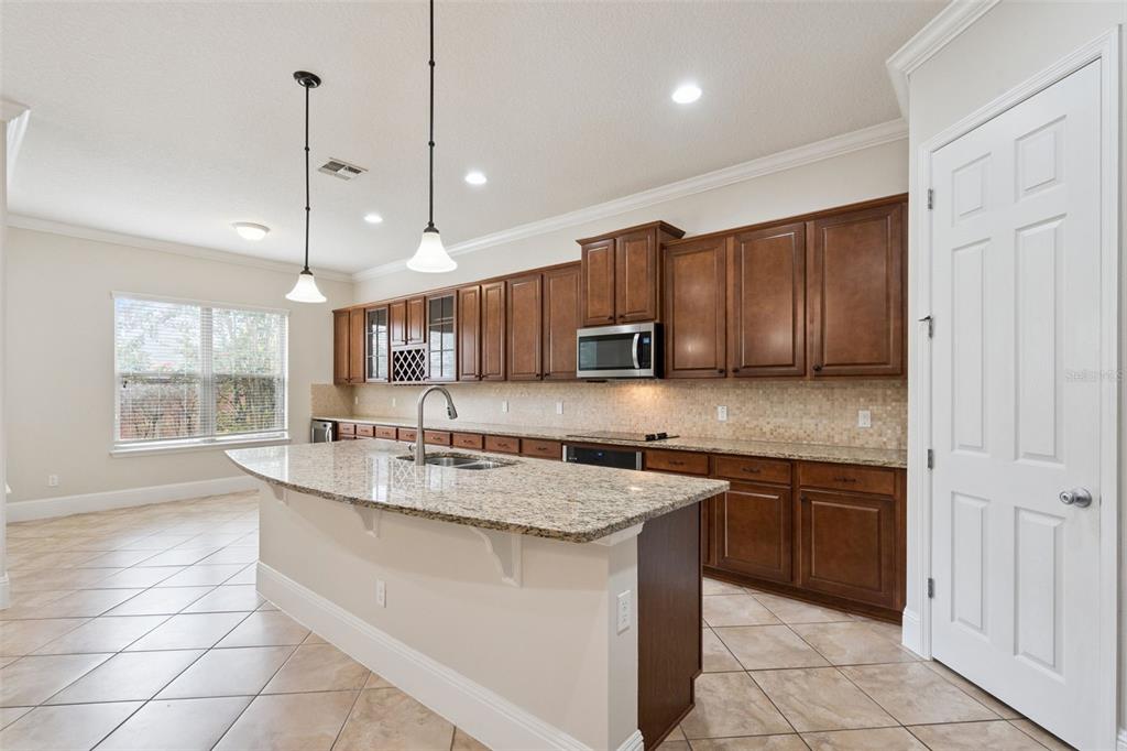 9447 PRINCE HARRY DRIVE gallery image #8