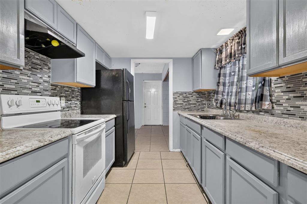1877 WAYSIDE DRIVE gallery image #12