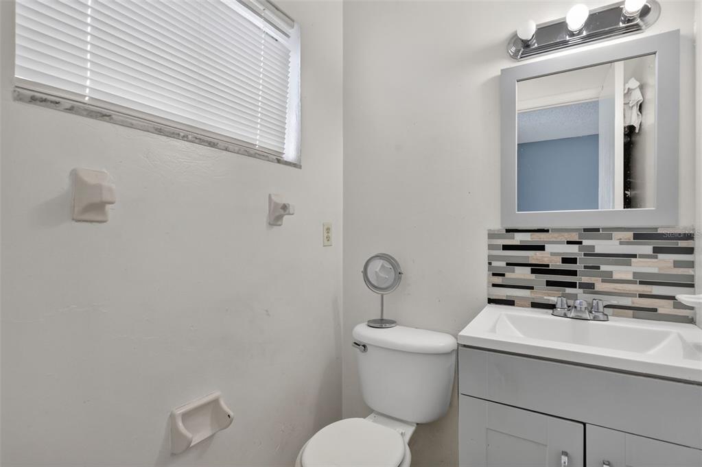 1877 WAYSIDE DRIVE gallery image #17