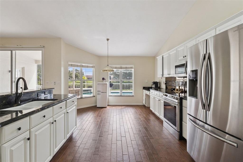 14313 ROXSHIRE DRIVE gallery image #13